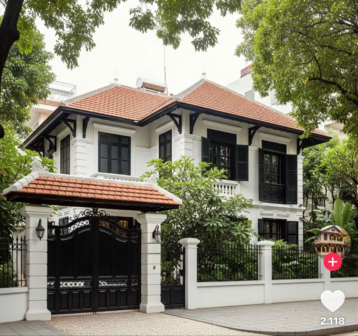 Raadha Logam Homestay front view with welcoming entrance